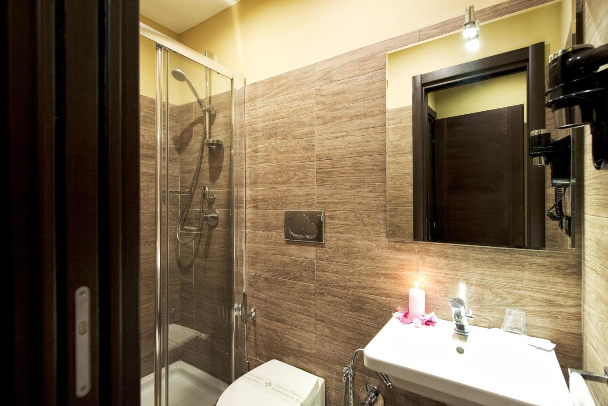 Hotel Boutique Nazionale Roma Phòng bức ảnh